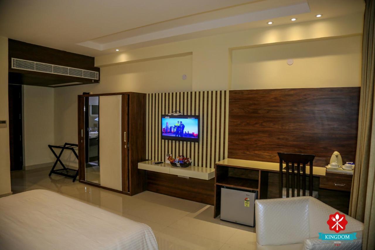 Kingdom Hotel Moga Εξωτερικό φωτογραφία